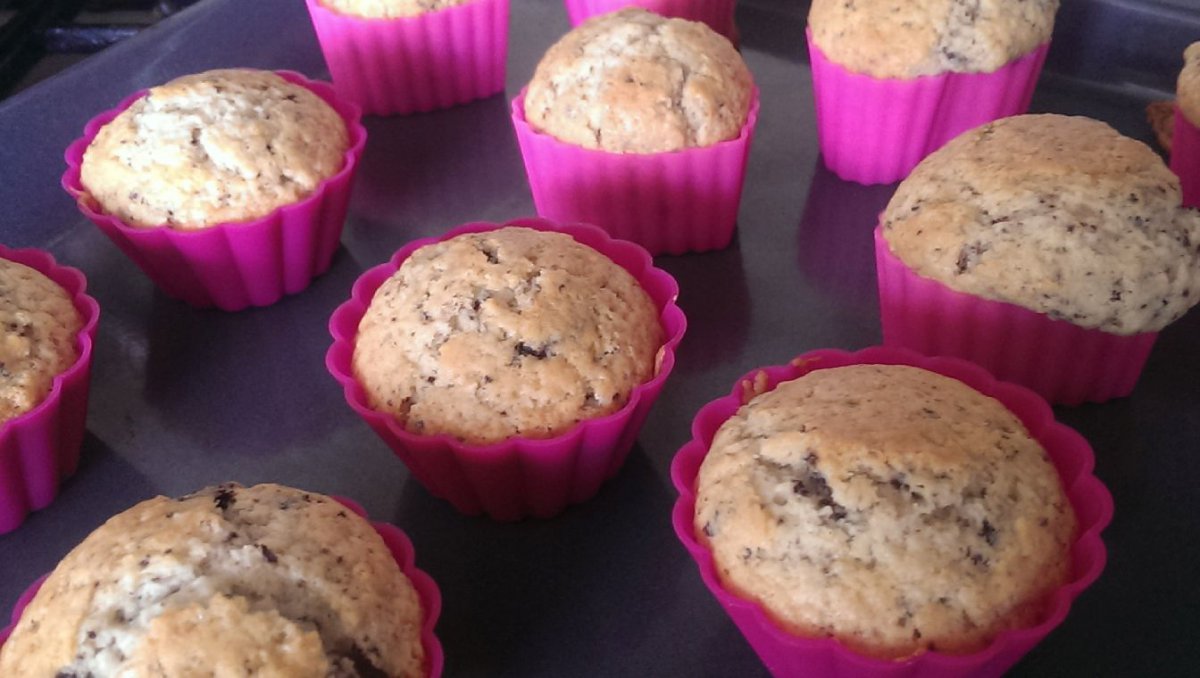 Babeczki z czekolada w silikonowych formach. 