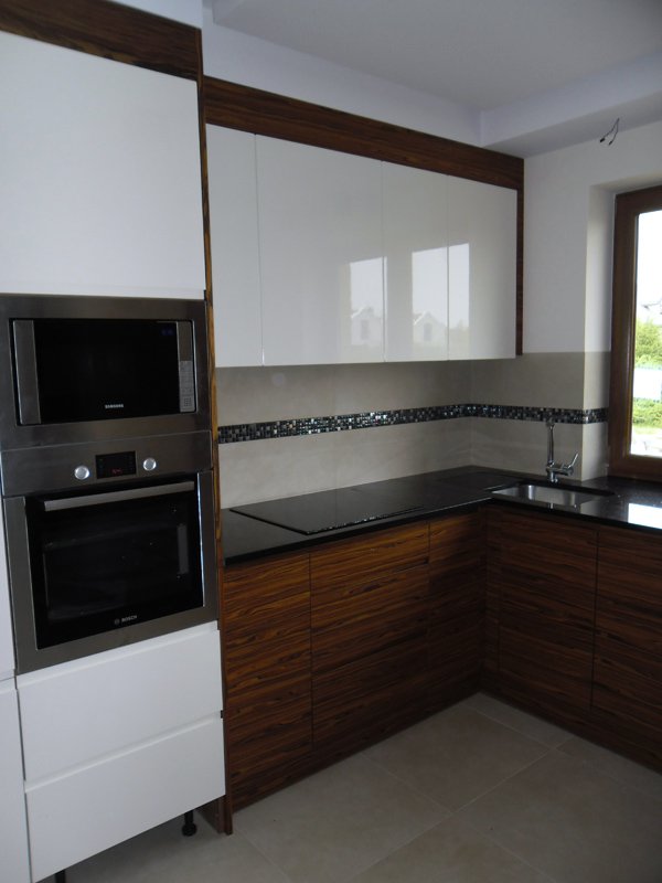 Duża rodzinna kuchnia