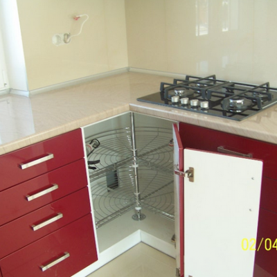 Obrotowe kargo 3/4 koła w szafkach typu L