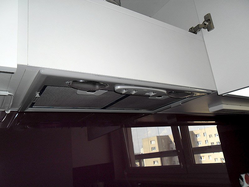 Okap wbudowany w szafkę