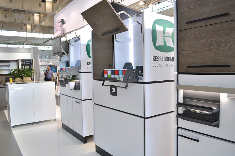 Wykończenia systemów w kolorze antracytowym