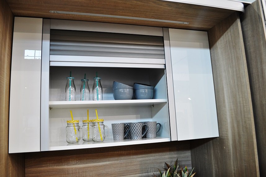 Wykończenia systemów w kolorze antracytowym