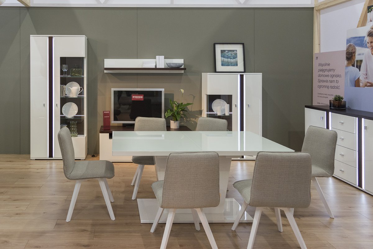 Meble Bydgoskie, propozycja stołu i krzeseł do sypialni